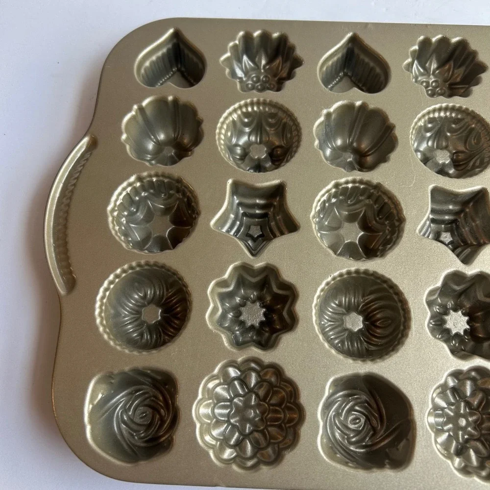 Nordic Ware Bundt Teacake & Candies Pan 30 Cavity Gold‎ Cast Aluminum 2.5 Cup